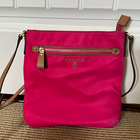 Michael Kors GUC Nylon Brandy Kelsey Crossbody - Picture 1 of 7